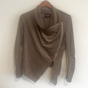 Vigoss women’s taupe tan micro suede draped jacket
